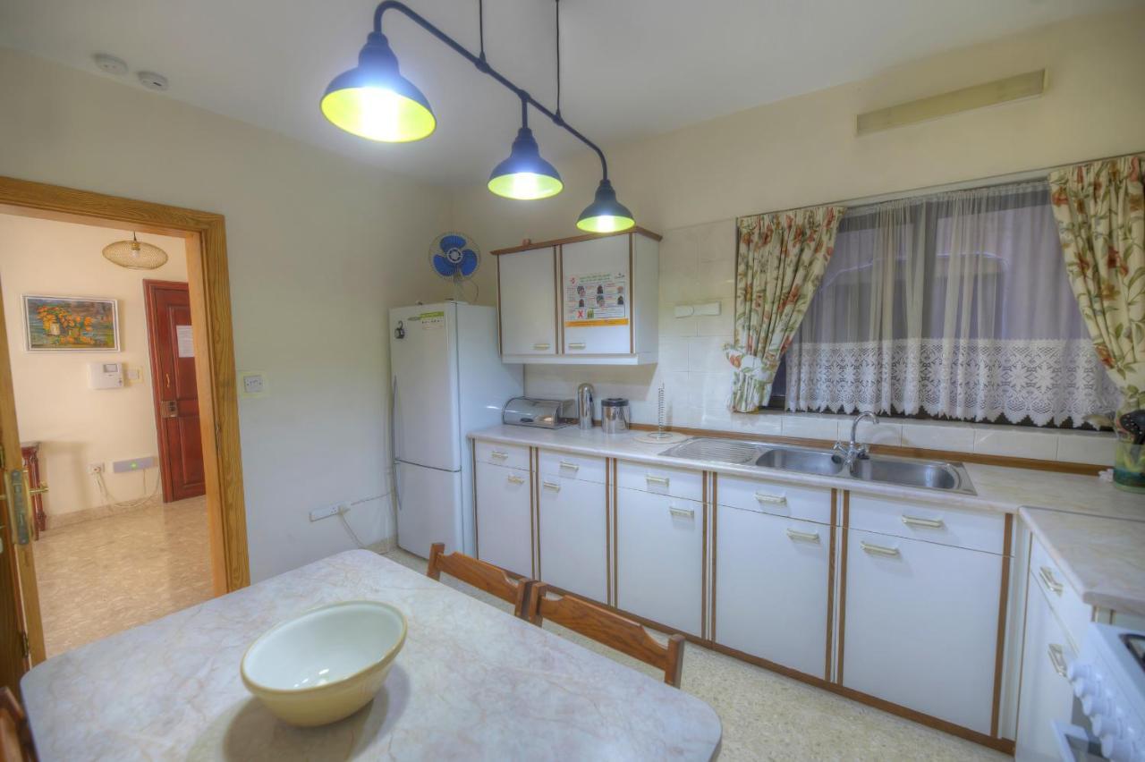 Large And Bright Apartment In The City Centre Goslm-2 Слима Экстерьер фото
