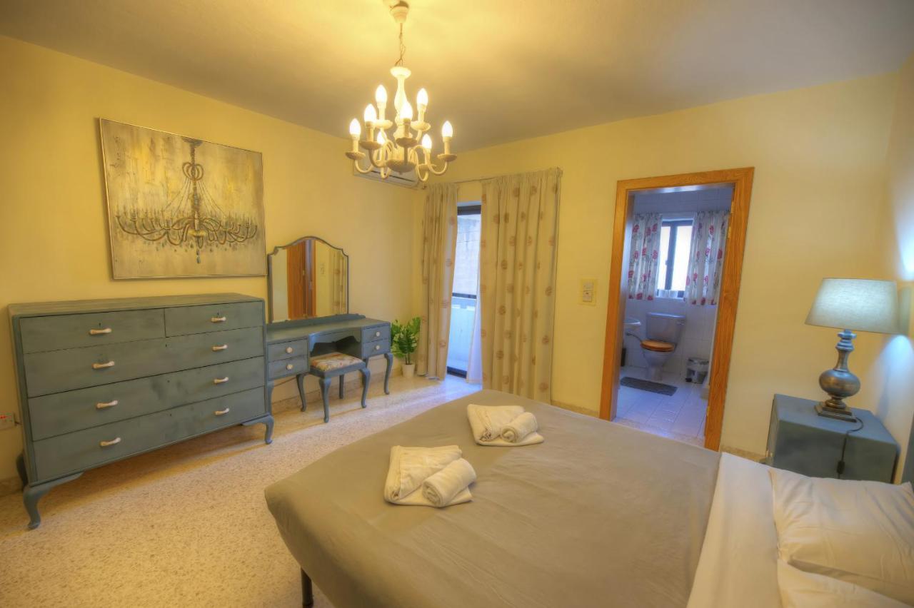 Large And Bright Apartment In The City Centre Goslm-2 Слима Экстерьер фото