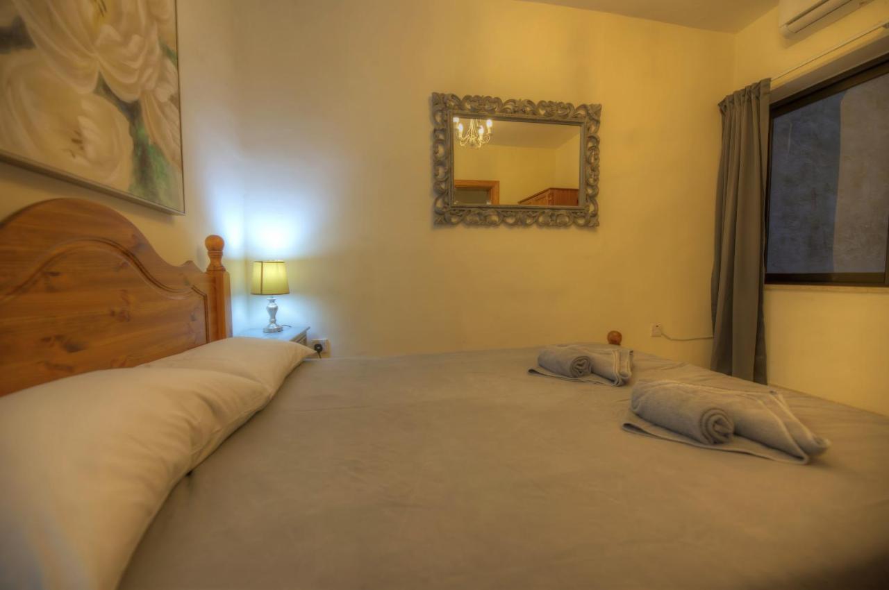 Large And Bright Apartment In The City Centre Goslm-2 Слима Экстерьер фото